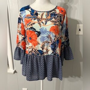 #8)  Chenault 100% polyester cute floral top Size PS